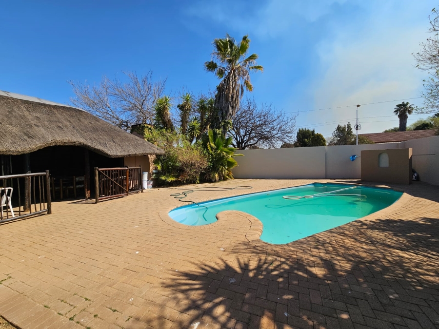 5 Bedroom Property for Sale in Riebeeckstad Free State